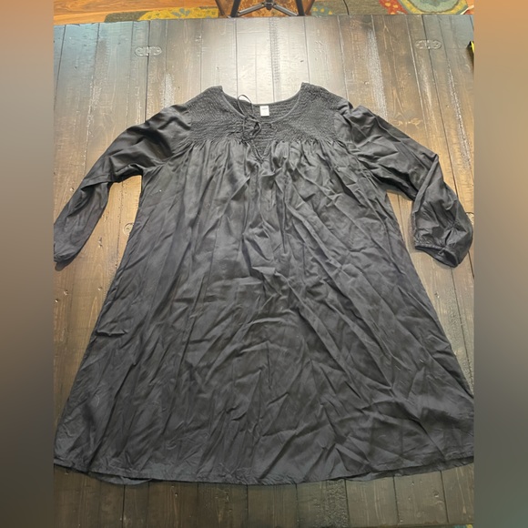 Old Navy Dresses & Skirts - Old Navy short black peasant dress XL